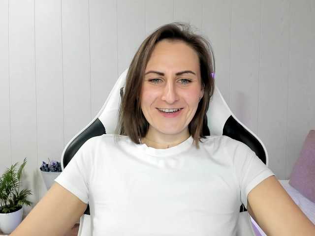 Kiza9's BongaCams show and profile