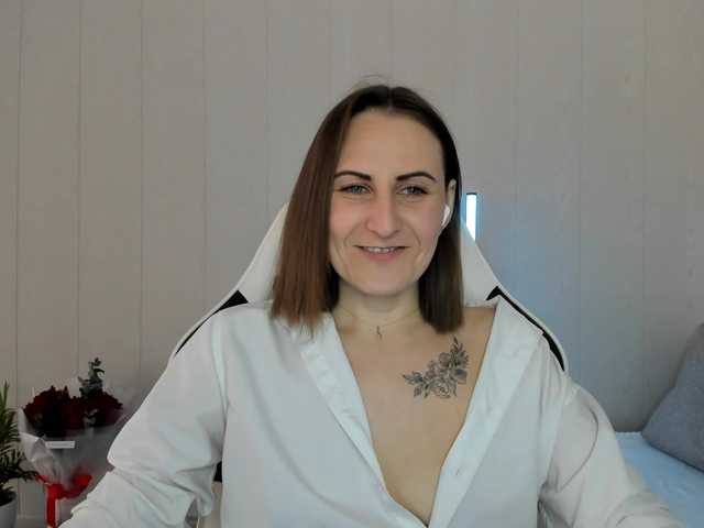 Kiza9's BongaCams show and profile