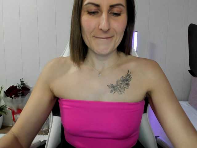 Kiza9's BongaCams show and profile