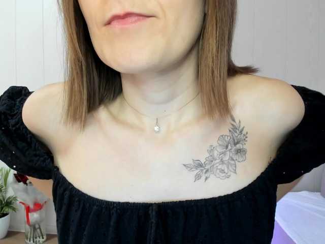 Kiza9's BongaCams show and profile