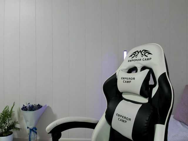 Kiza9's BongaCams show and profile