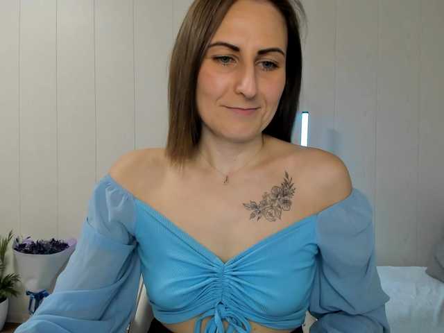 Kiza9's BongaCams show and profile