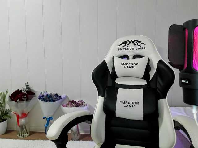 Kiza9's BongaCams show and profile