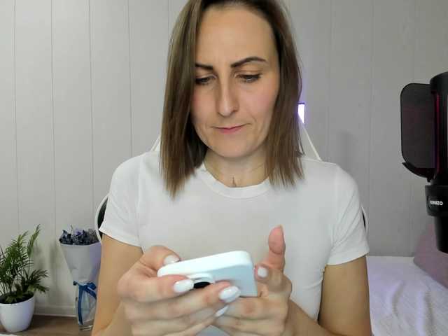 Kiza9's BongaCams show and profile