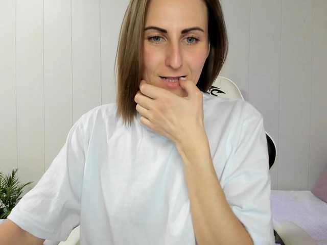 Kiza9's BongaCams show and profile