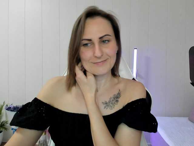 Kiza9's BongaCams show and profile