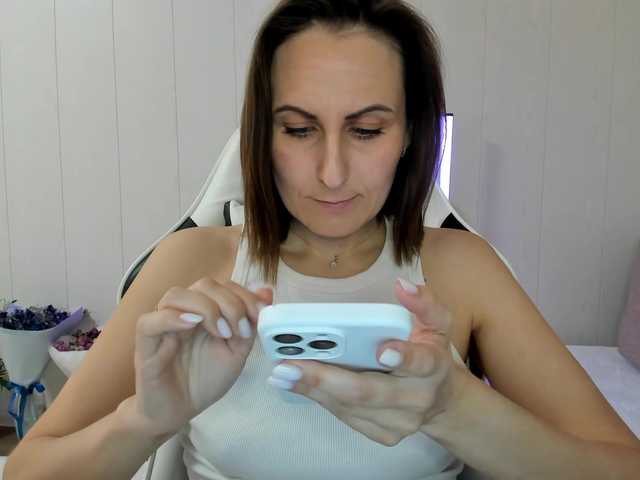 Kiza9's BongaCams show and profile