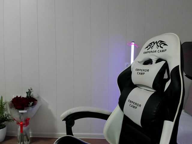 Kiza9's BongaCams show and profile