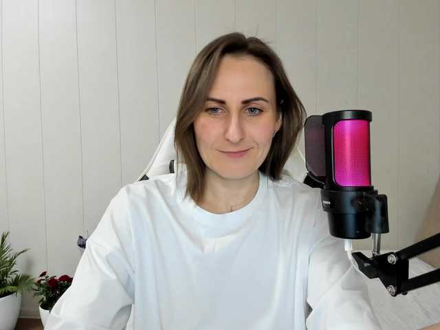 Kiza9's BongaCams show and profile