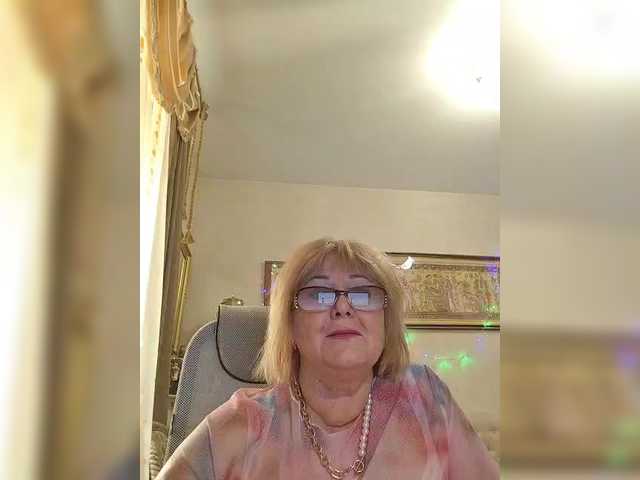 KarinkaSweet's BongaCams show and profile