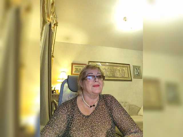 KarinkaSweet's BongaCams show and profile