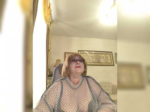 KarinkaSweet's BongaCams show and profile