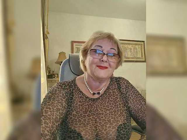 KarinkaSweet live cam profile