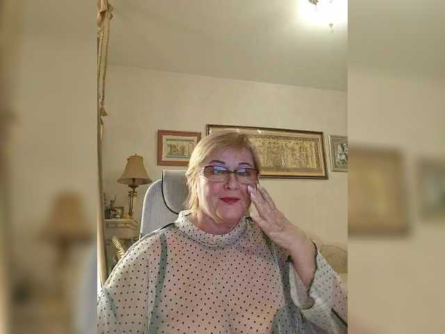 KarinkaSweet's BongaCams show and profile