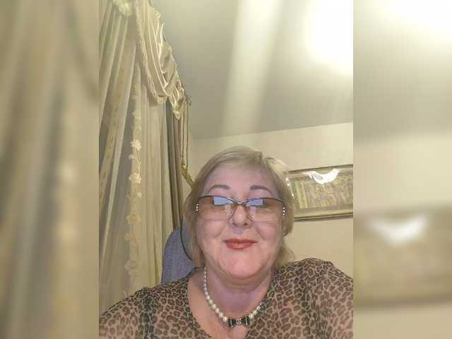 KarinkaSweet's BongaCams show and profile