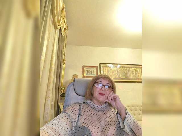 KarinkaSweet's BongaCams show and profile