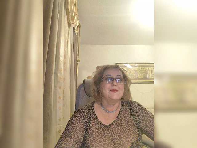 KarinkaSweet's BongaCams show and profile