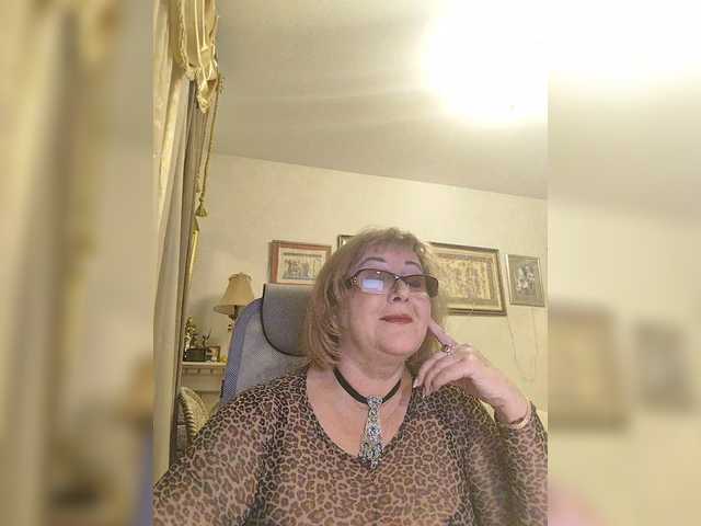 KarinkaSweet's BongaCams show and profile