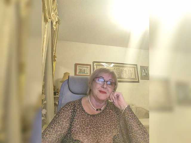 KarinkaSweet's BongaCams show and profile