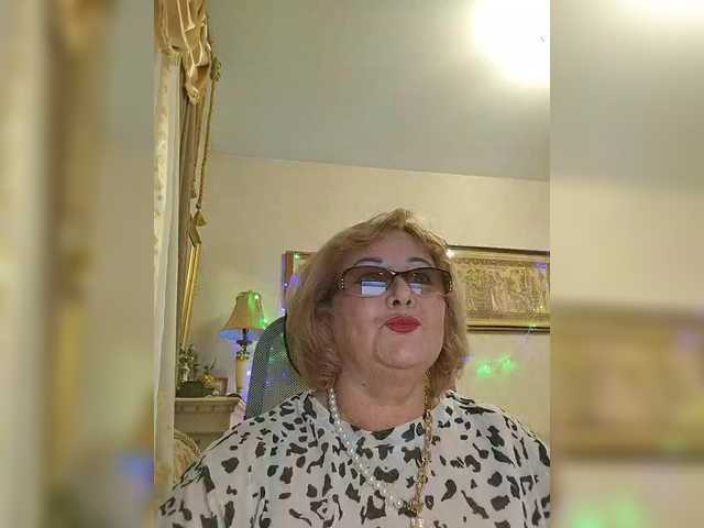 KarinkaSweet's BongaCams show and profile