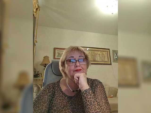 KarinkaSweet's BongaCams show and profile