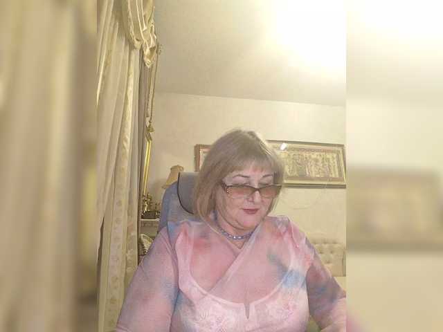 KarinkaSweet's BongaCams show and profile