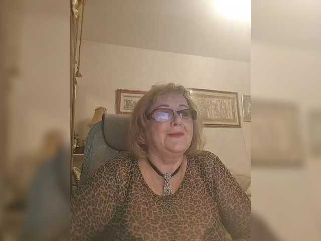 KarinkaSweet's BongaCams show and profile