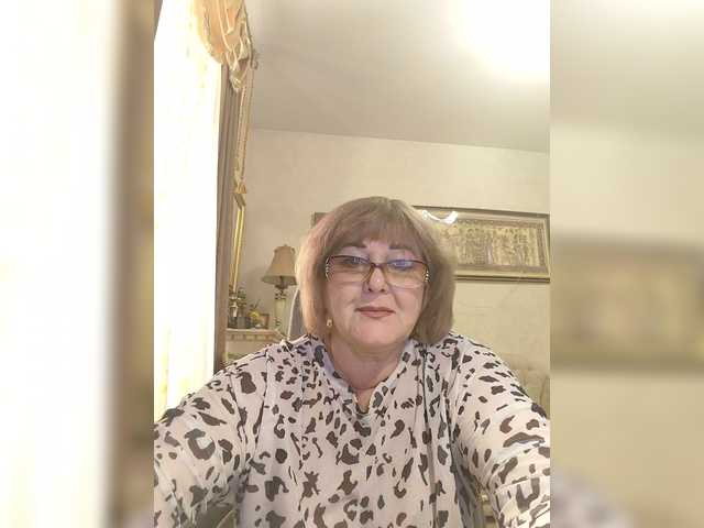 KarinkaSweet's BongaCams show and profile