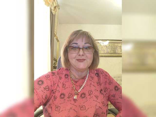 KarinkaSweet's BongaCams show and profile