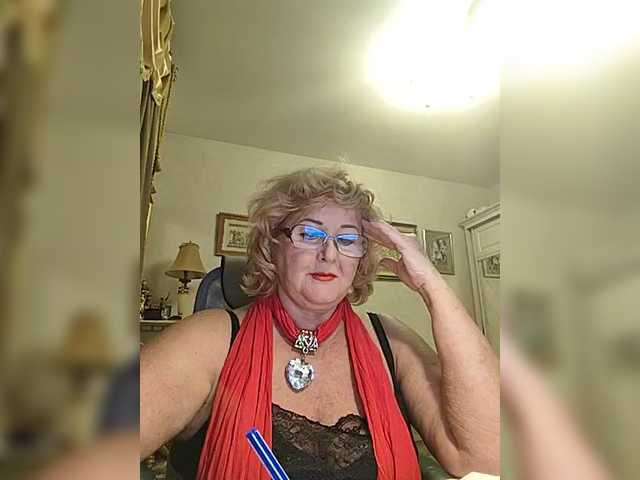 KarinkaSweet's BongaCams show and profile