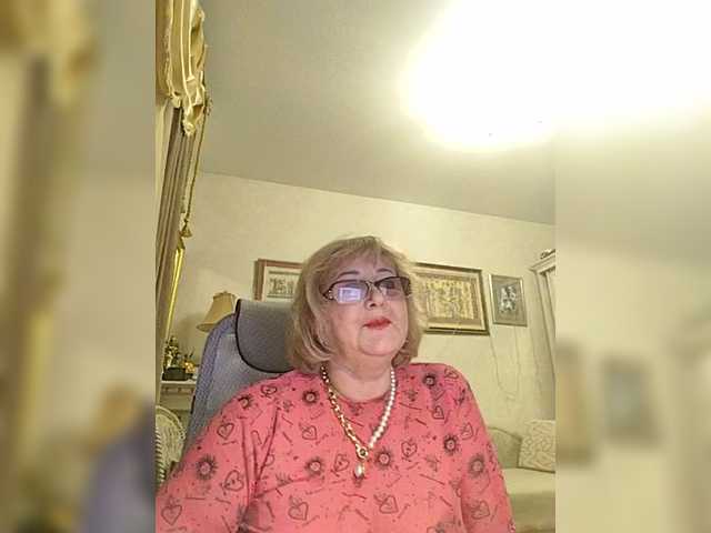 KarinkaSweet's BongaCams show and profile