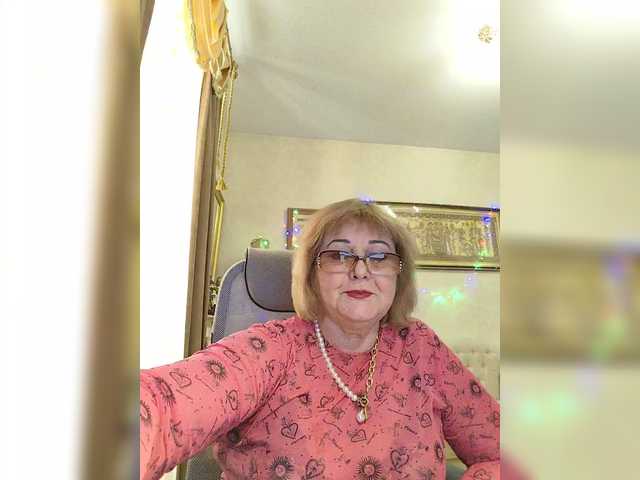 KarinkaSweet's BongaCams show and profile