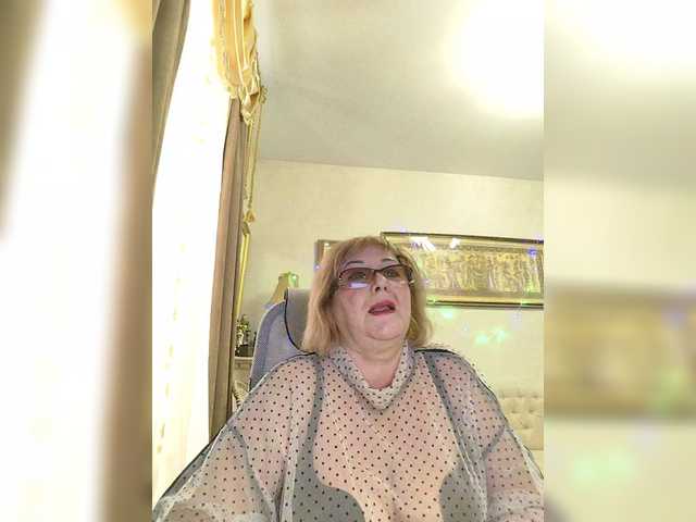 KarinkaSweet's BongaCams show and profile