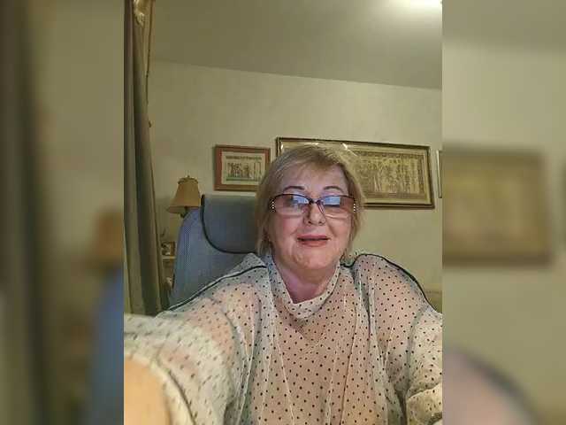 KarinkaSweet's BongaCams show and profile