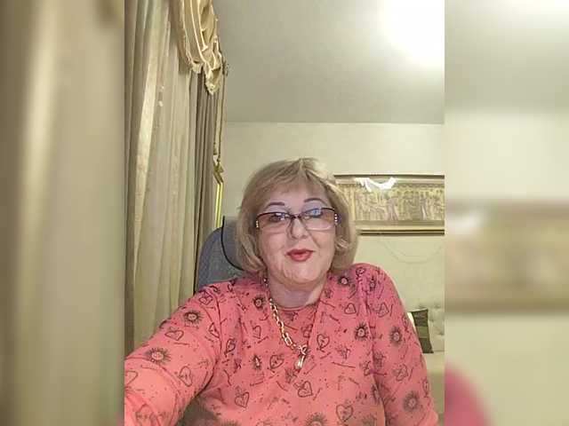 KarinkaSweet's BongaCams show and profile