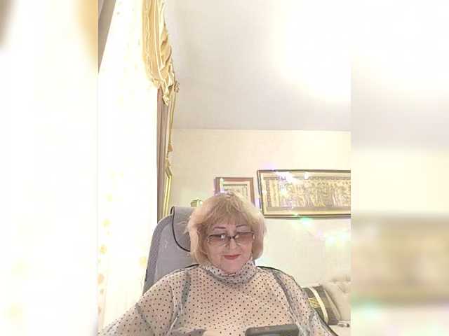 KarinkaSweet's BongaCams show and profile