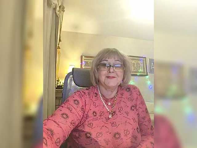 KarinkaSweet's BongaCams show and profile