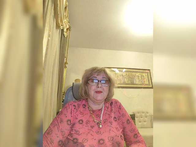 KarinkaSweet's BongaCams show and profile