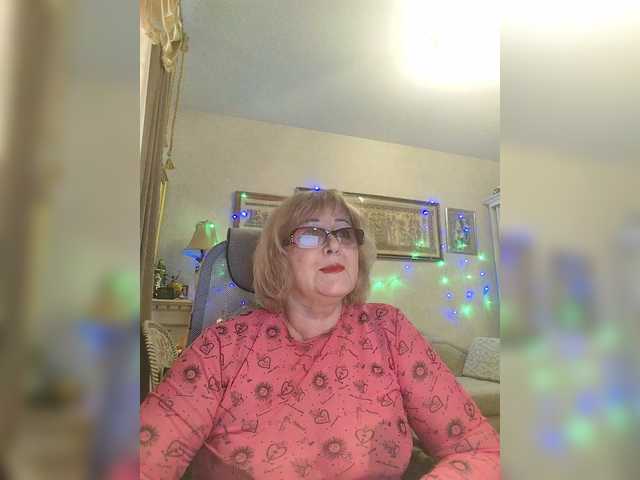 KarinkaSweet's BongaCams show and profile