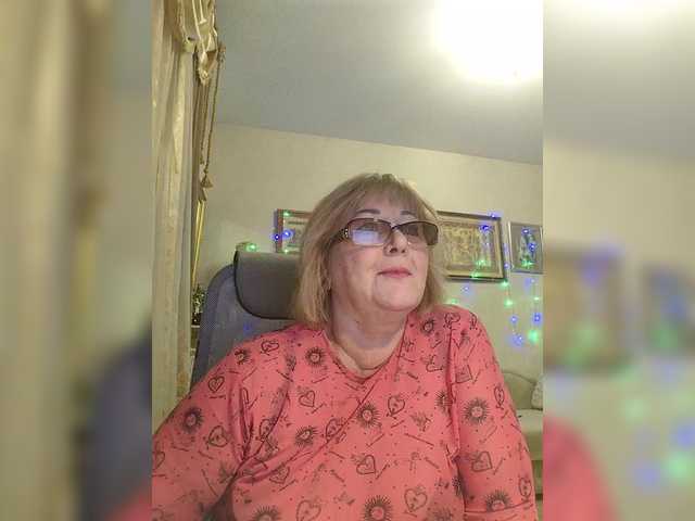 KarinkaSweet's BongaCams show and profile