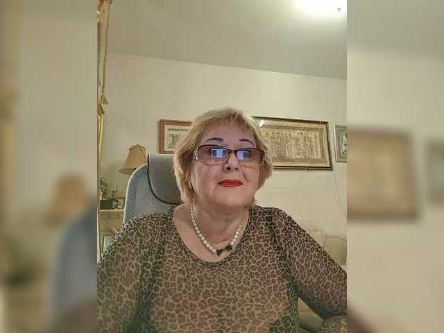 KarinkaSweet live cam profile