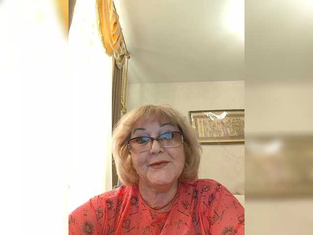 KarinkaSweet's BongaCams show and profile