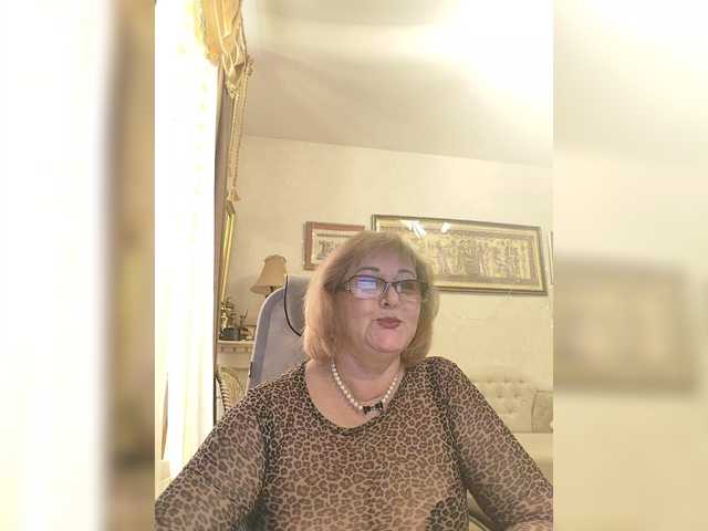 KarinkaSweet's BongaCams show and profile