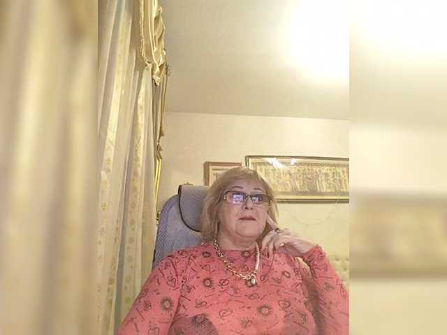 KarinkaSweet's BongaCams show and profile