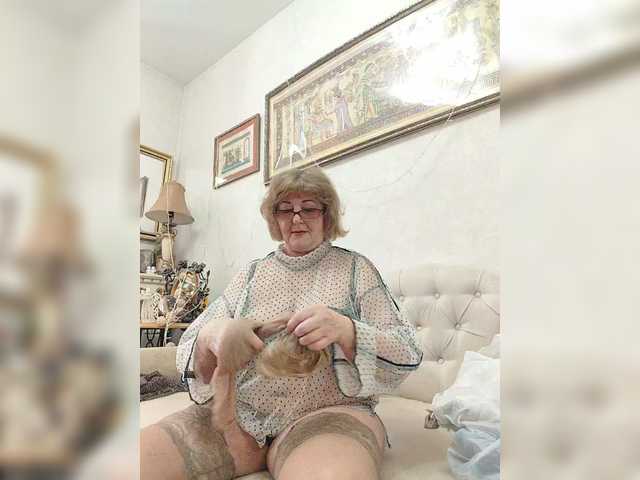 KarinkaSweet's BongaCams show and profile