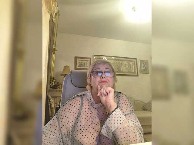 KarinkaSweet's BongaCams show and profile