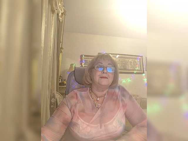 KarinkaSweet's BongaCams show and profile