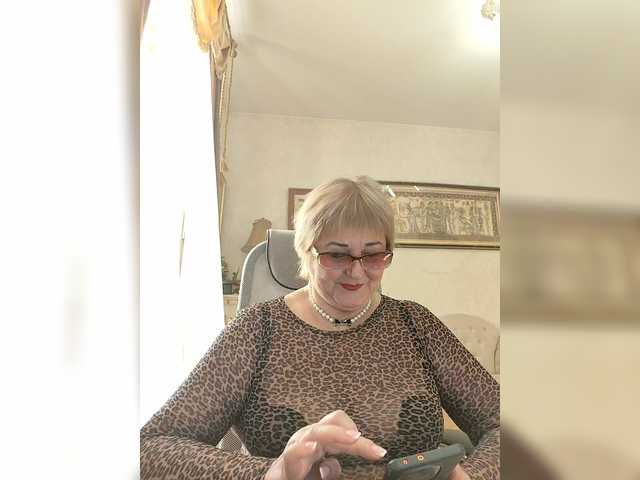 KarinkaSweet's BongaCams show and profile