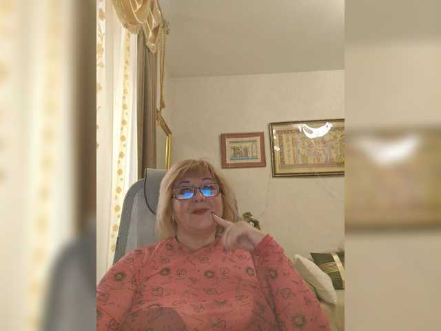 KarinkaSweet's BongaCams show and profile