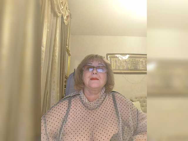 KarinkaSweet's BongaCams show and profile